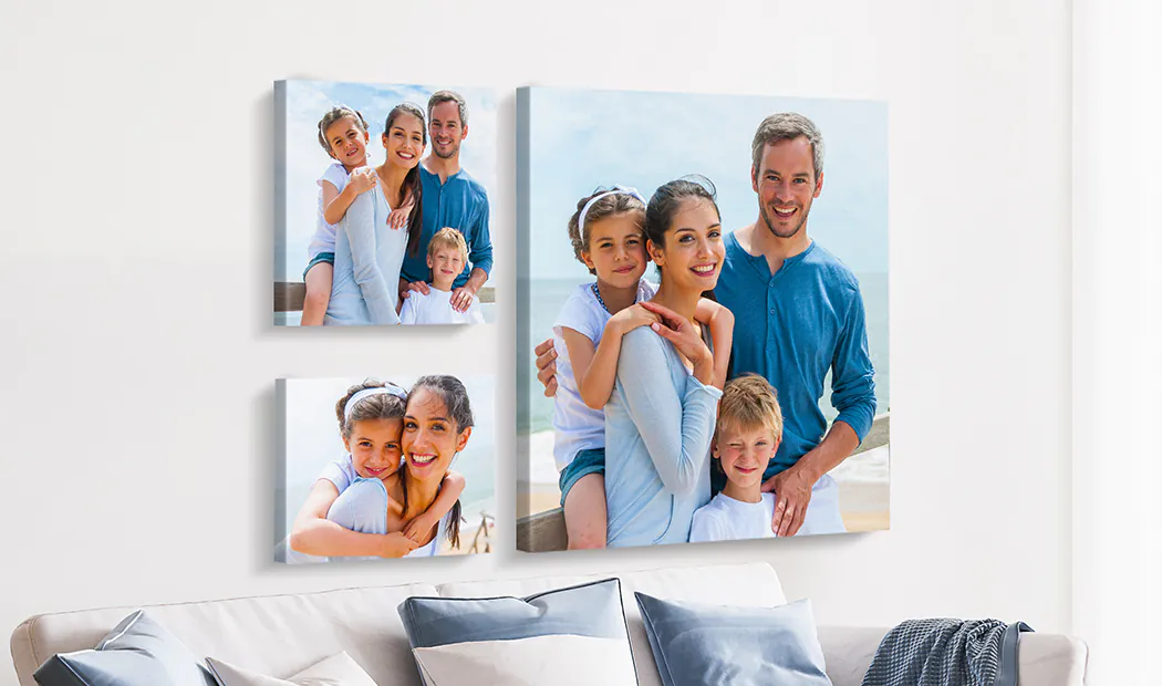 Collage canvas afdruk van twee verheugde vrouwelijke vrienden