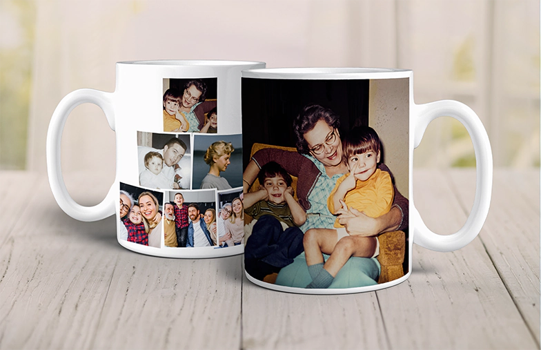 Moeder en baby houden een gepersonaliseerde mok met cartoonontwerp van Printerpix met tekst voor papa