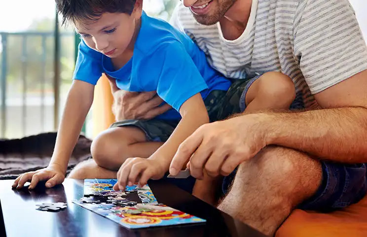 gepersonaliseerde kartonnen puzzel met familiefoto