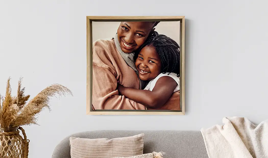 Canvas afdruk van een stel dat van hun vakantie geniet