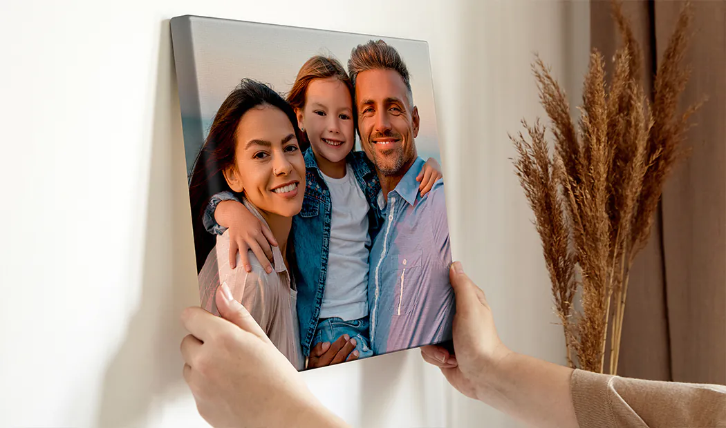 Canvas afdruk van een stel dat van hun vakantie geniet